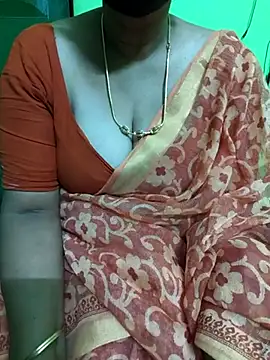 Snapshot of niiveditha chatting on 03.10.25 niiveditha online show from 03.10.25