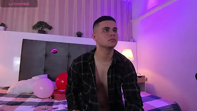 Snapshot of Sebastian_Phoenix chatting on 02.15.25 Sebastian Phoenix online show from 02.15.25