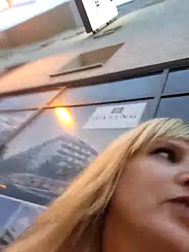 Snapshot of Sexybiene969 chatting on 09.24.25 Sexybiene969 online show from 09.24.25