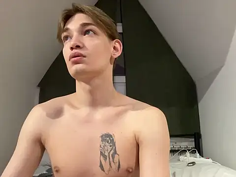 Julian wins online show from 02.17.25