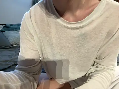 Julian wins online show from 02.25.25