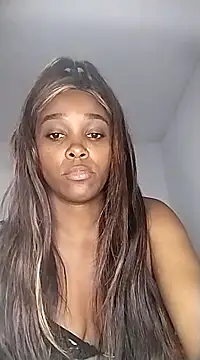 moree Queen online show from 02.15.25