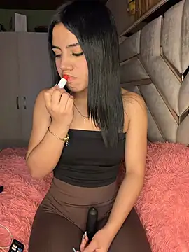 Laura-Khalifa online show from 02.06.26