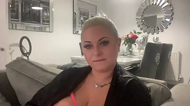 Snapshot of GemaJBusty chatting on 02.16.25 GemaJBusty online show from 02.16.25