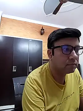 Snapshot of innocentboy1987 chatting on 03.21.25 innocentboy1987 online show from 03.21.25