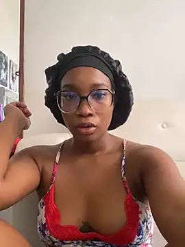 Snapshot of blackgril12 chatting on 02.21.25 blackgril12 online show from 02.21.25