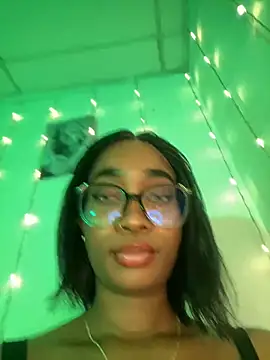 Snapshot of blackgril12 chatting on 03.18.25 blackgril12 online show from 03.18.25