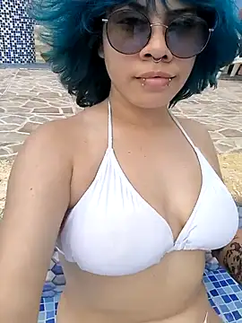 Snapshot of Valery_Nicolle_18 chatting on 09.21.25 Valery Nicolle 18 online show from 09.21.25