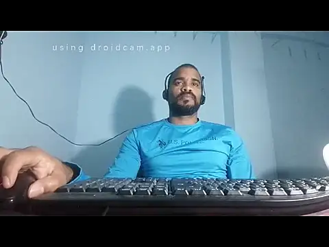 Snapshot of YOX22 chatting on 03.15.25 YOX22 online show from 03.15.25