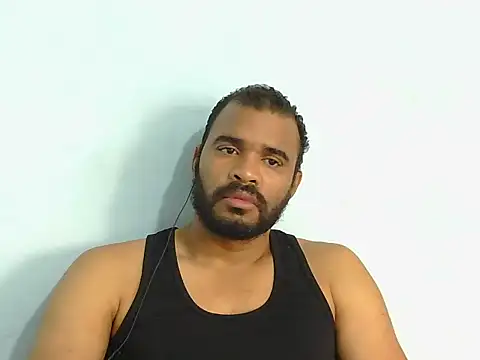 Snapshot of YOX22 chatting on 10.13.25 YOX22 online show from 10.13.25