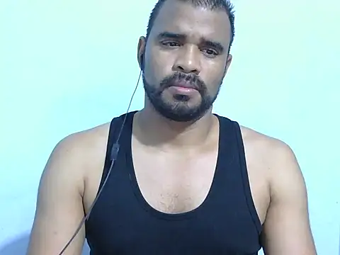 Snapshot of YOX22 chatting on 11.20.25 YOX22 online show from 11.20.25