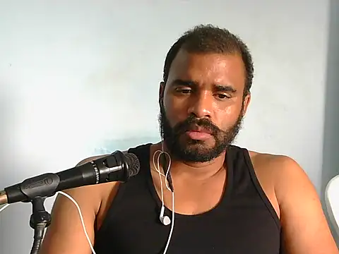 Snapshot of YOX22 chatting on 02.10.26 YOX22 online show from 02.10.26