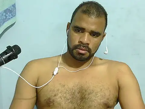 Snapshot of YOX22 chatting on 02.21.26 YOX22 online show from 02.21.26