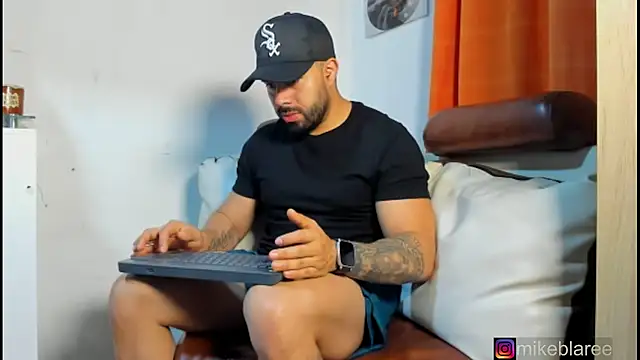 Snapshot of mikeblaree chatting on 02.07.26 mikeblaree online show from 02.07.26