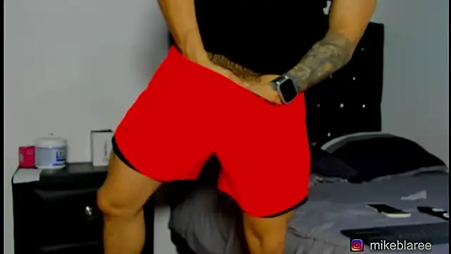 Snapshot of mikeblaree chatting on 03.23.26 mikeblaree online show from 03.23.26