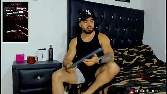 Snapshot of mikeblaree chatting on 04.06.26 mikeblaree online show from 04.06.26