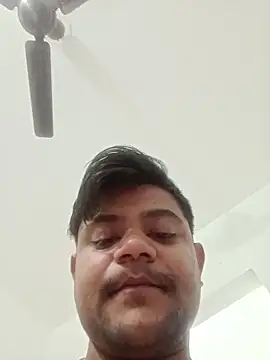 Snapshot of ThrillerBoydsak chatting on 11.12.25 ThrillerBoydsak online show from 11.12.25