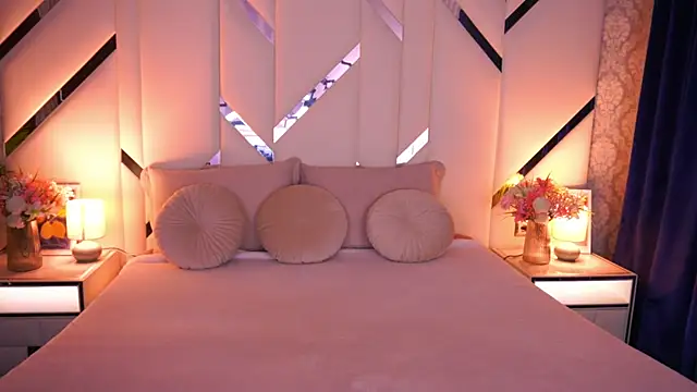 LindsieGreyy online show from 04.01.26