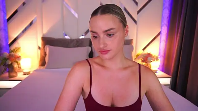 LindsieGreyy online show from 07.14.26