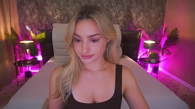 LindsieGreyy online show from 07.26.26