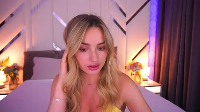LindsieGreyy online show from 07.28.26