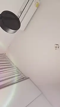 Dhalila  online show from 10.15.25