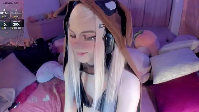 Snapshot of Angelica_Reborn chatting on 12.14.25 Angelica Reborn online show from 12.14.25