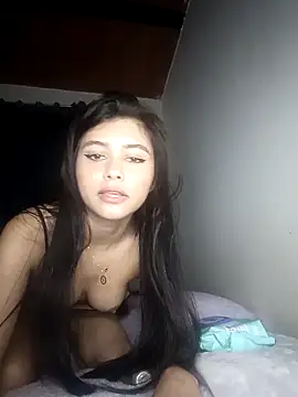 Snapshot of CHLOE_ISABELL chatting on 04.23.26 CHLOE ISABELL online show from 04.23.26