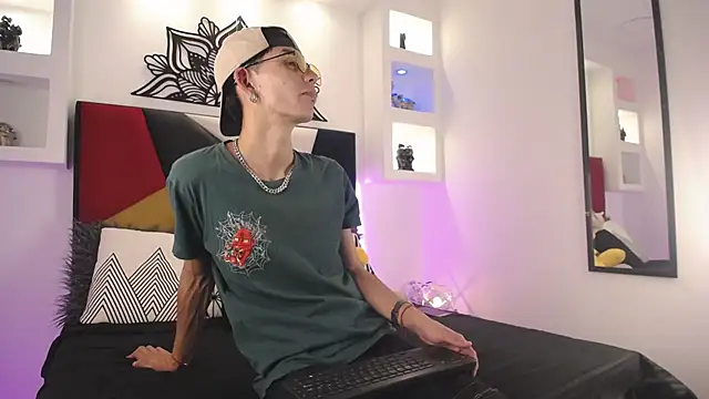 MaikyCooper online show from 03.02.25