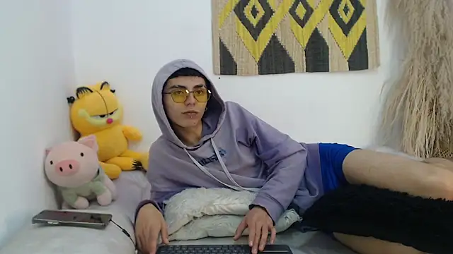 MaikyCooper online show from 03.04.25