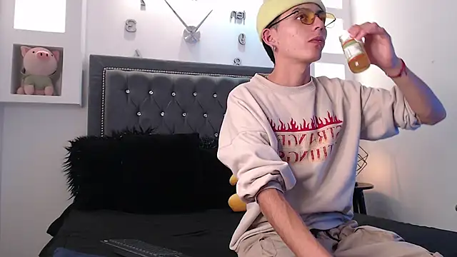 MaikyCooper online show from 03.05.25