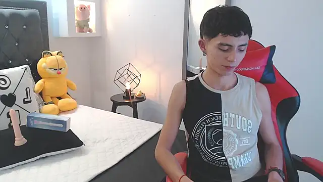 MaikyCooper online show from 03.14.25