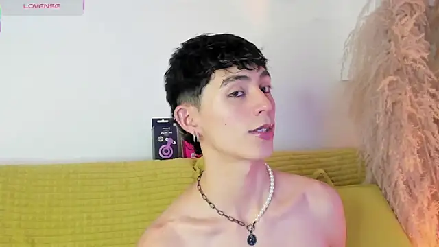 MaikyCooper online show from 10.02.25