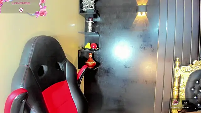 Snapshot of emelly_horny_ chatting on 02.22.25 emelly horny online show from 02.22.25