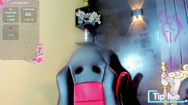 Snapshot of emelly_horny_ chatting on 03.06.25 emelly horny online show from 03.06.25