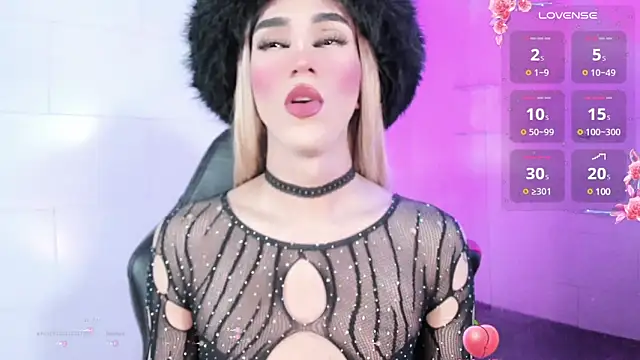 Snapshot of emelly_horny_ chatting on 03.12.25 emelly horny online show from 03.12.25