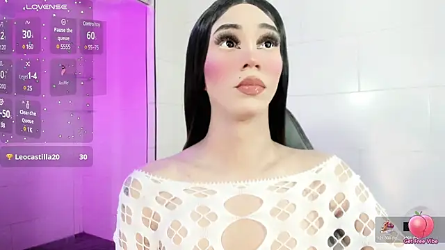 Snapshot of emelly_horny_ chatting on 03.14.25 emelly horny online show from 03.14.25