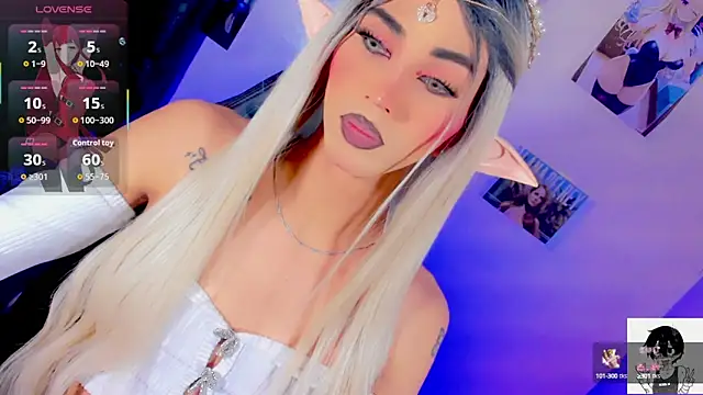 Snapshot of emelly_horny_ chatting on 09.19.25 emelly horny online show from 09.19.25