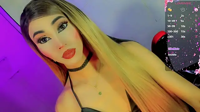 Snapshot of emelly_horny_ chatting on 10.23.25 emelly horny online show from 10.23.25