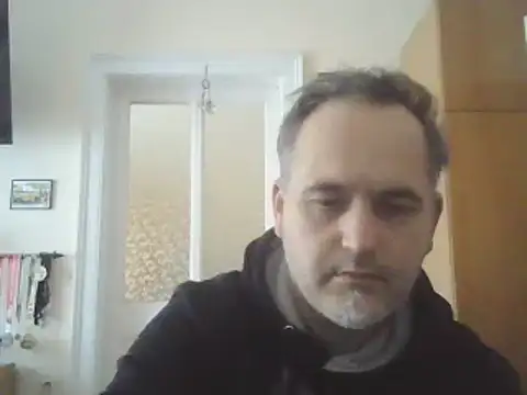 Snapshot of Szolga10 chatting on 11.15.25 Szolga10 online show from 11.15.25