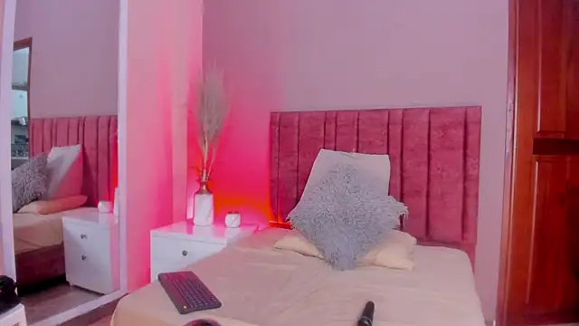 MiaHertz online show from 02.08.26