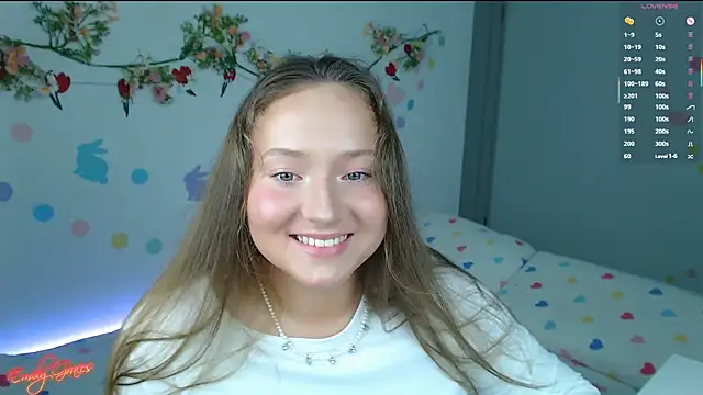 EmilyxxGraces online show from 04.12.26
