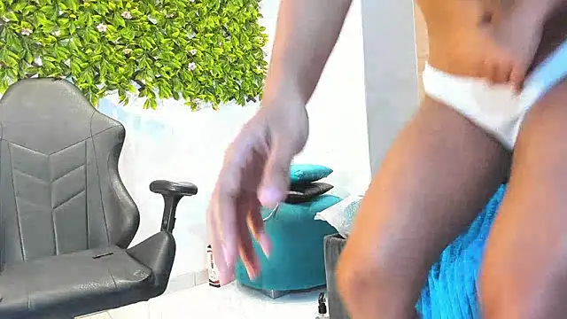 ParanoidTemptaion  online show from 02.28.25