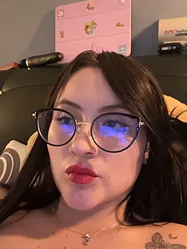 ValentinaOrtiz3 online show from 06.06.26