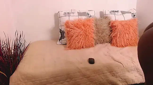 Snapshot of victora3 chatting on 03.16.25 victora3 online show from 03.16.25