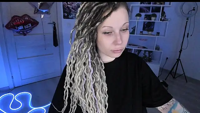 HoneySallyMoore online show from 02.05.26