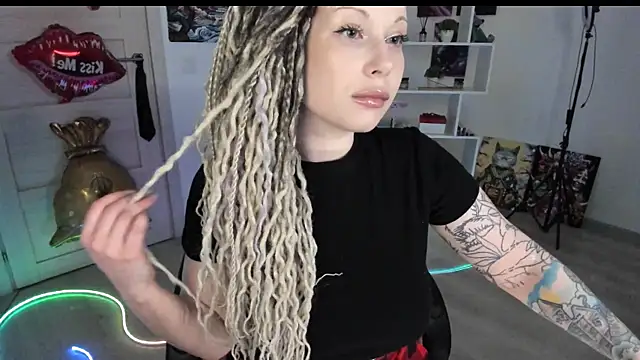 HoneySallyMoore online show from 05.01.26