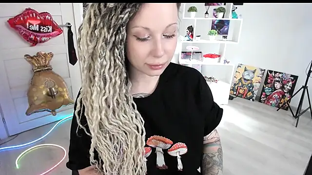 HoneySallyMoore online show from 06.18.26