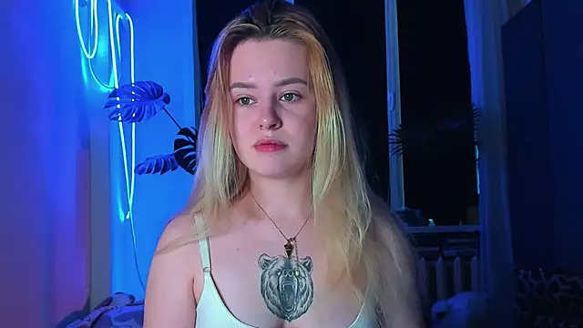 Alexa Pirs online show from 03.16.25