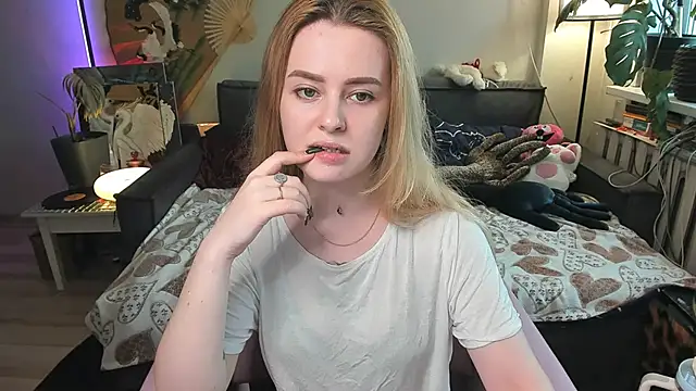 Alexa Pirs online show from 04.25.26